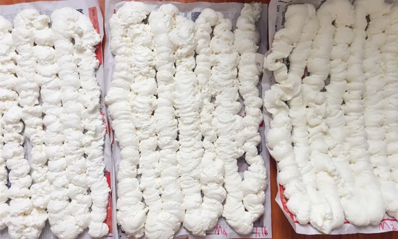 Flexible PU Spray Foam Gun Close Cell Aerosol Can Liquid